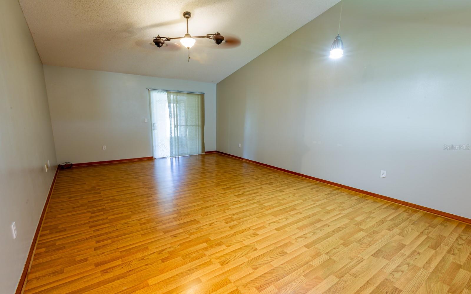 Image 5 of 14 For 3267 Villa Way Circle