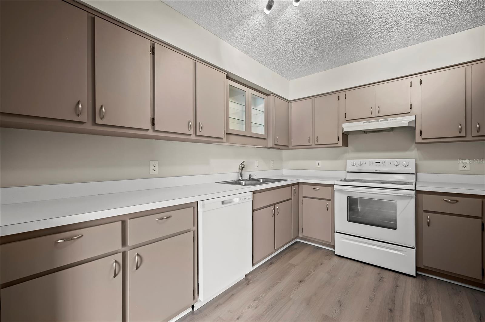 Image 10 of 22 For 1621 2nd Street 203