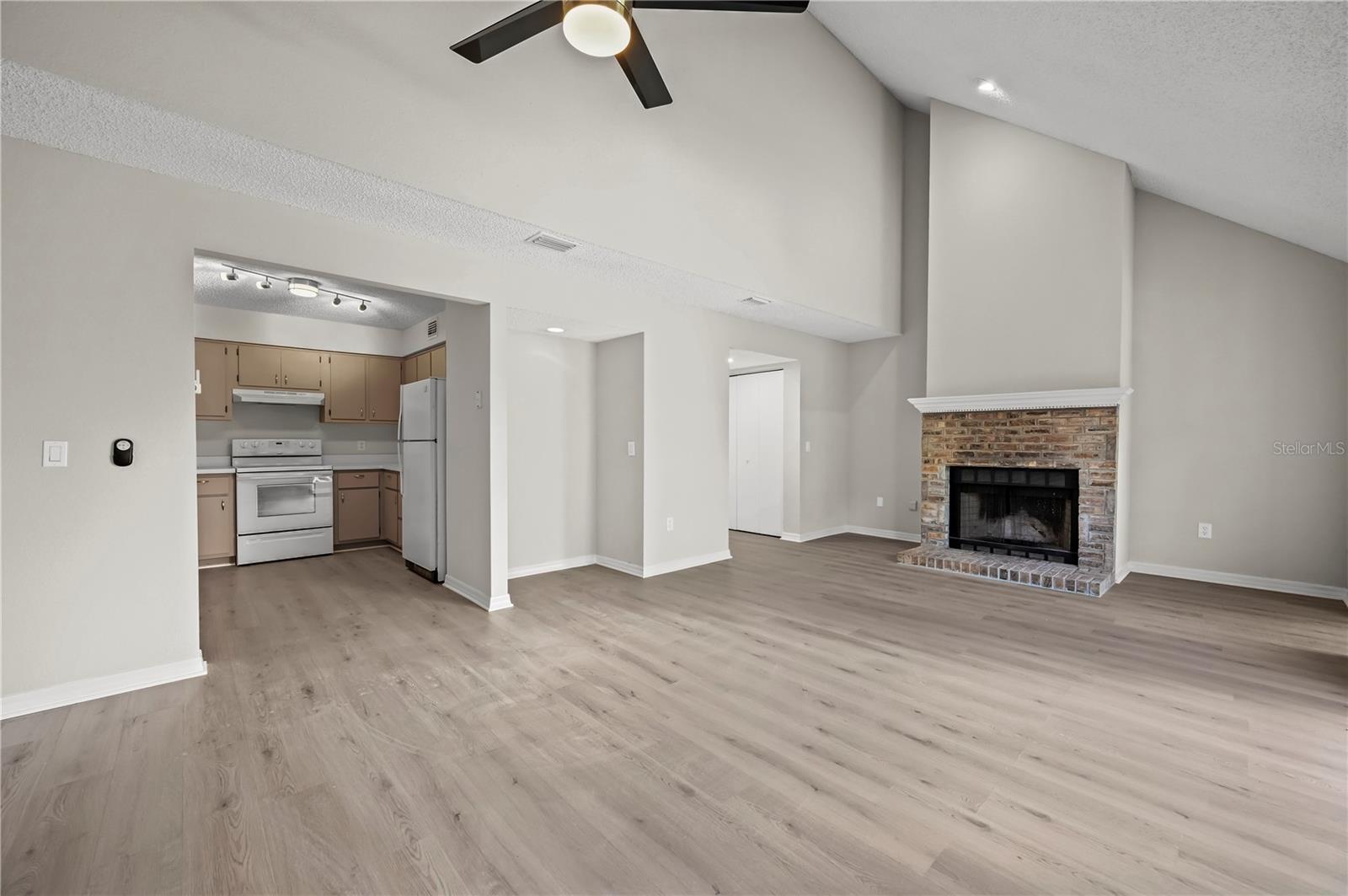 Image 12 of 22 For 1621 2nd Street 203