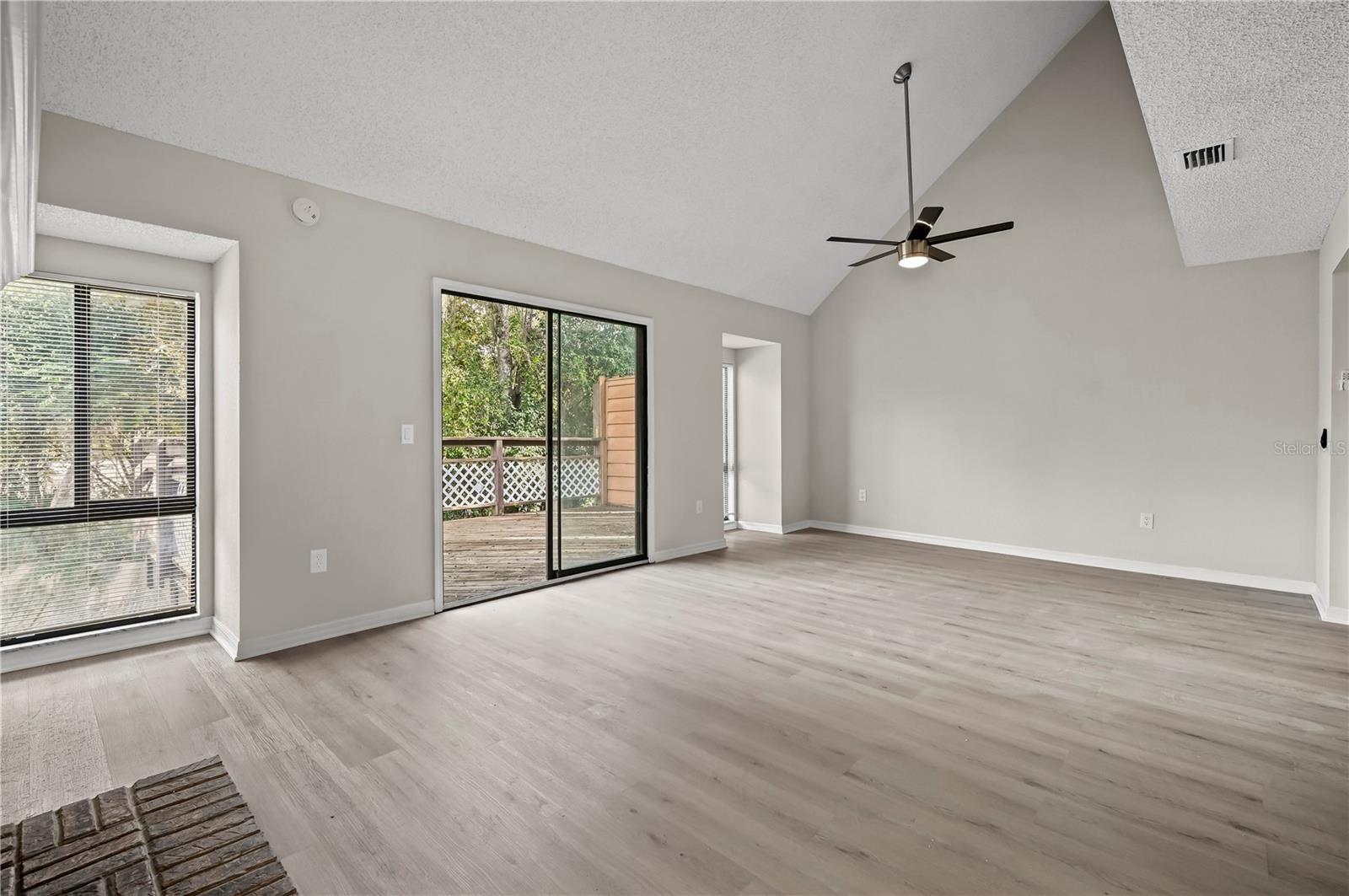 Image 15 of 22 For 1621 2nd Street 203