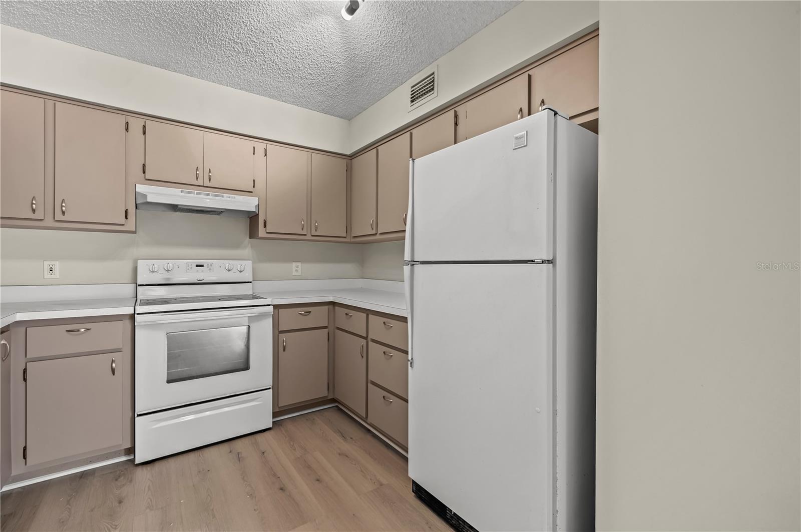 Image 9 of 22 For 1621 2nd Street 203
