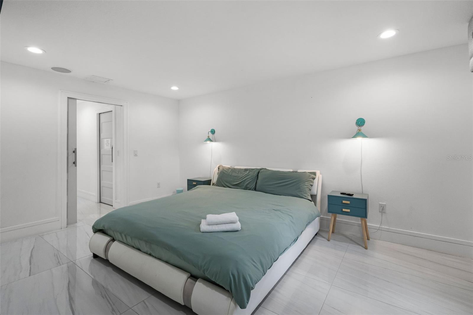 Image 13 of 39 For 2561 Montego Bay Boulevard