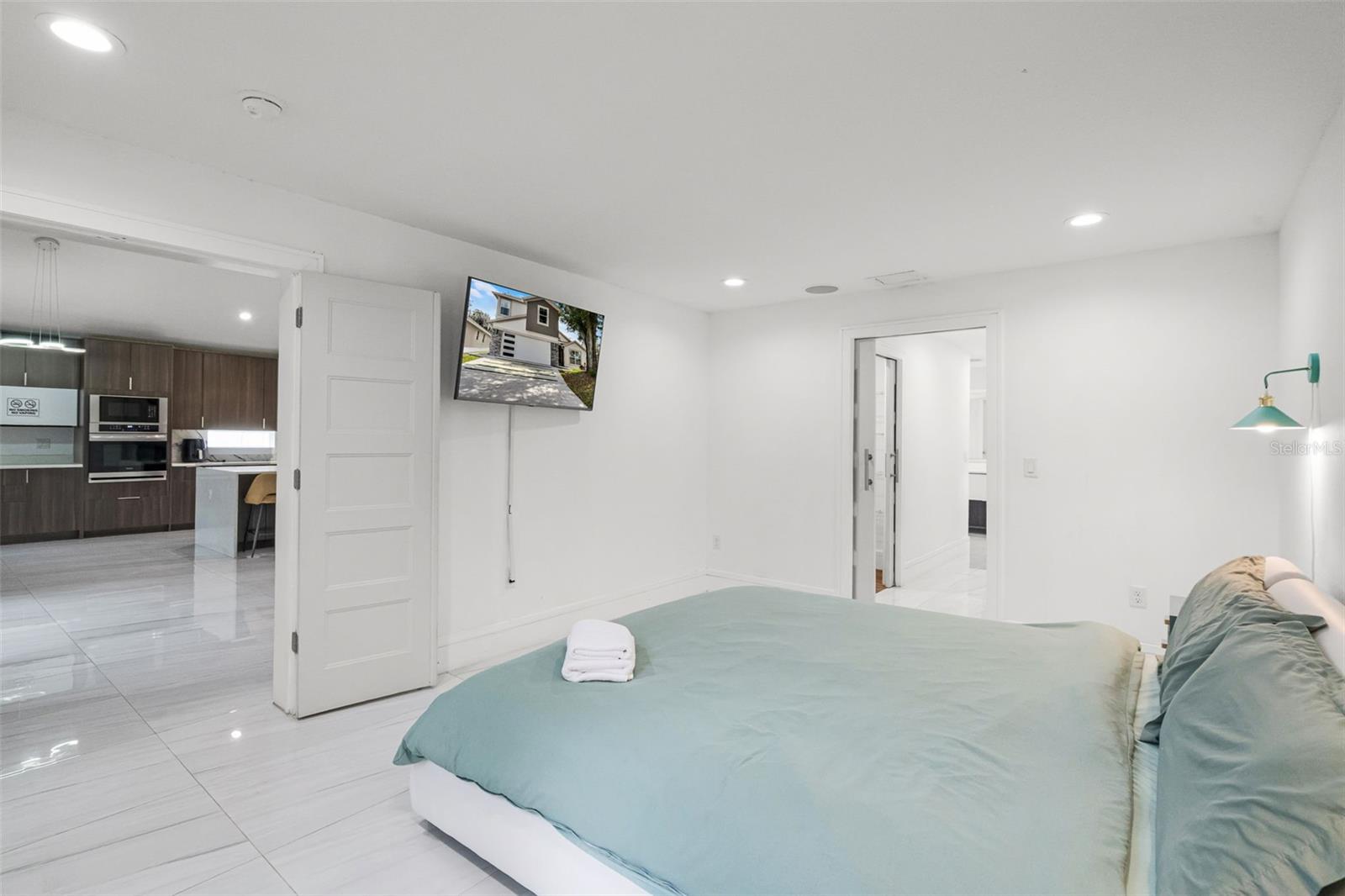 Image 14 of 39 For 2561 Montego Bay Boulevard