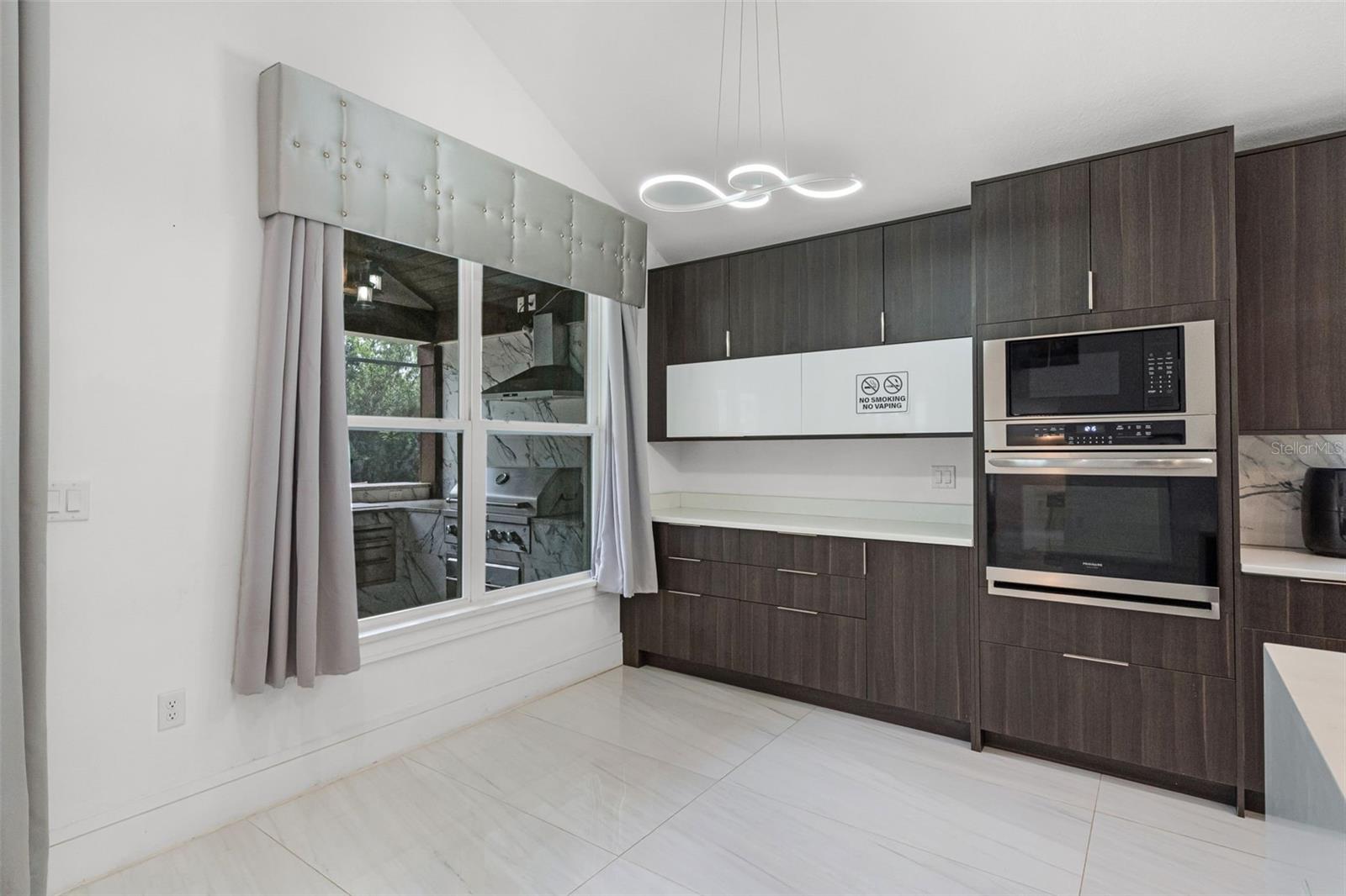 Image 9 of 39 For 2561 Montego Bay Boulevard