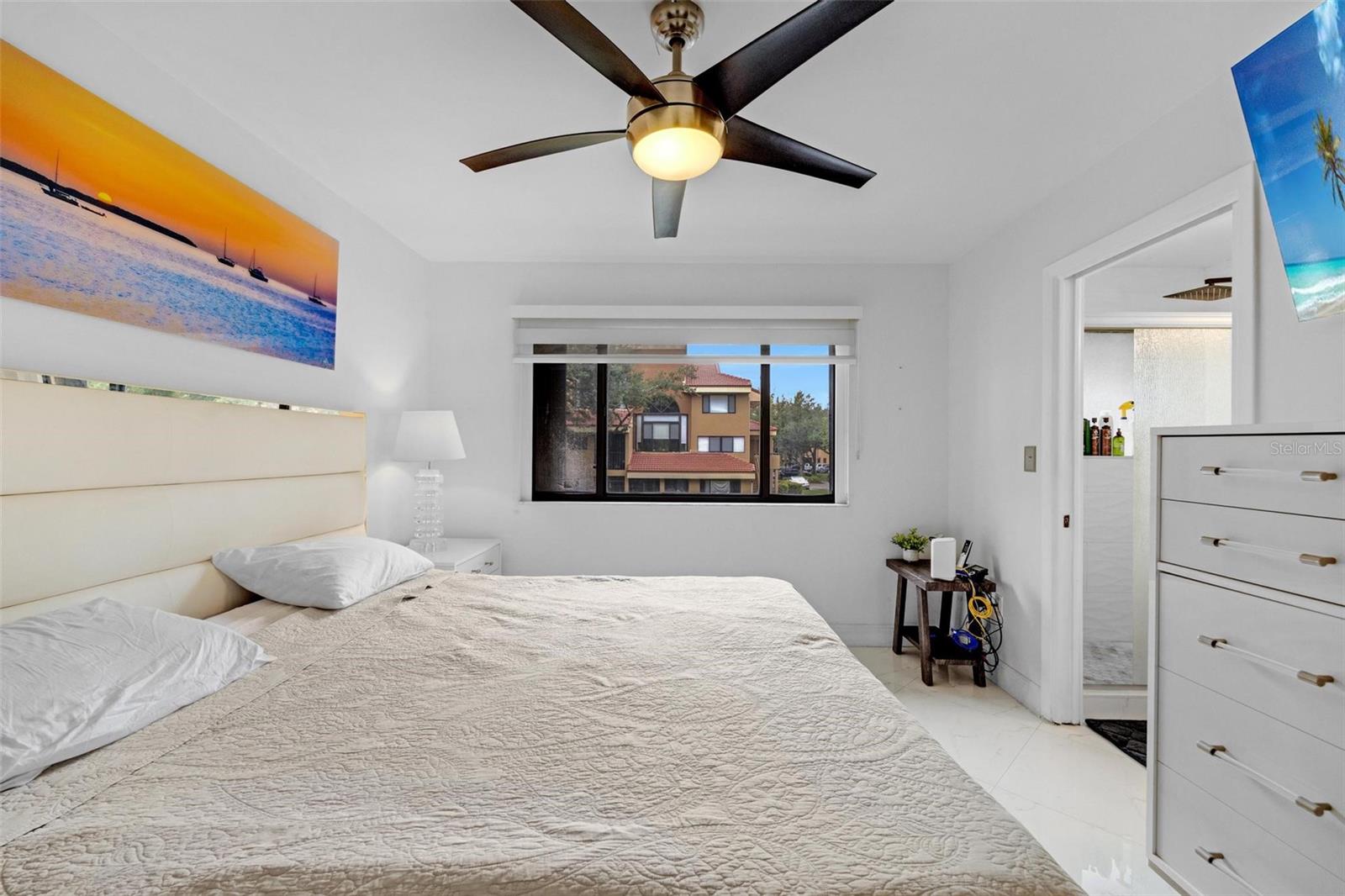 Image 19 of 39 For 15499 Miami Lakeway N 208