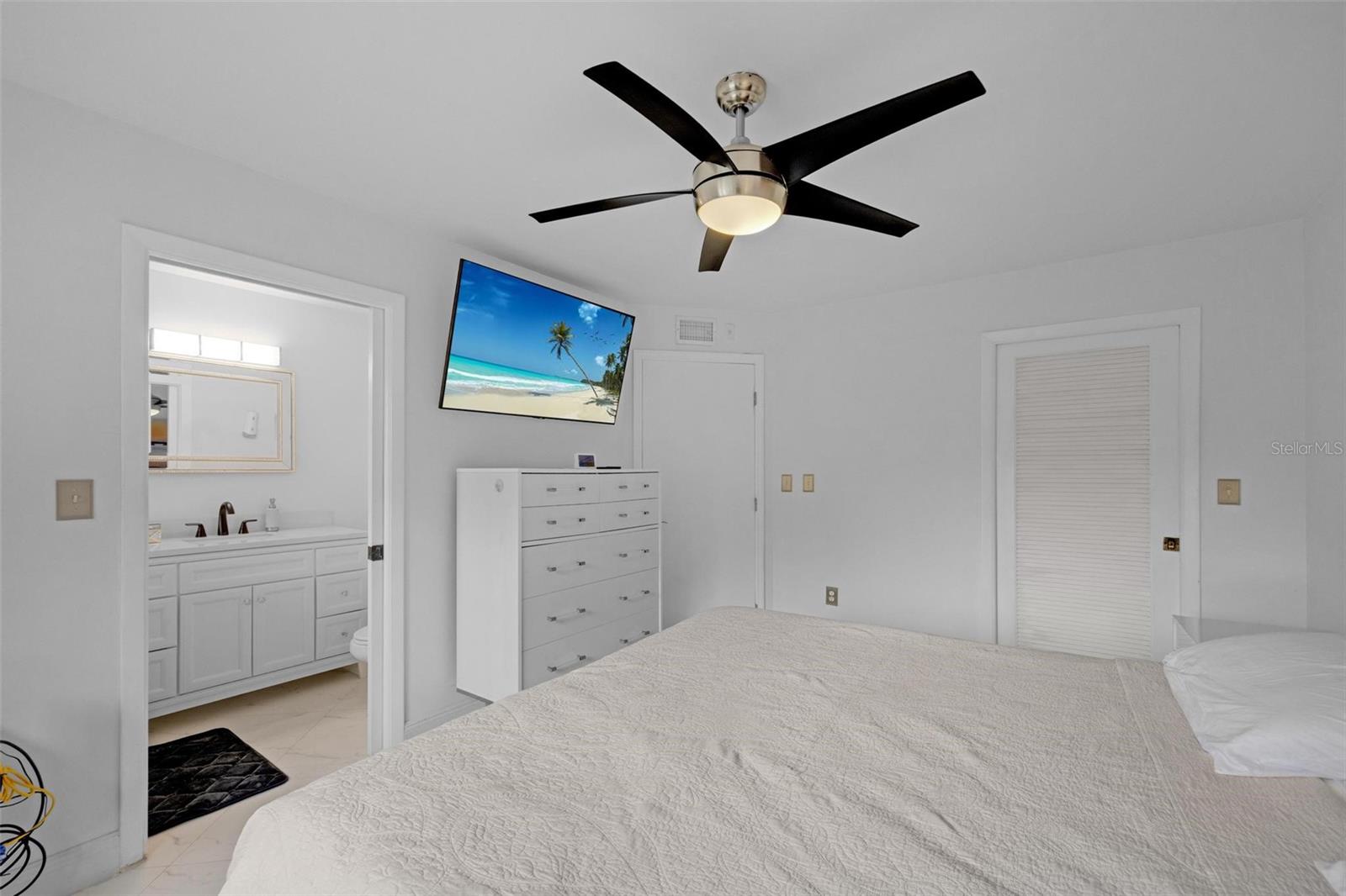 Image 22 of 39 For 15499 Miami Lakeway N 208