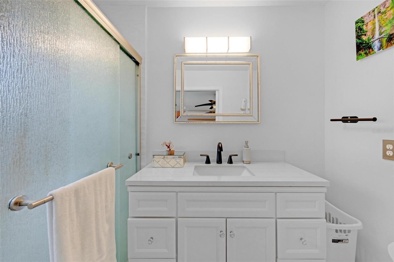 Image 23 of 39 For 15499 Miami Lakeway N 208