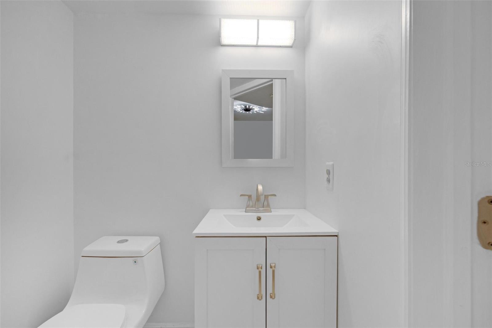 Image 29 of 39 For 15499 Miami Lakeway N 208