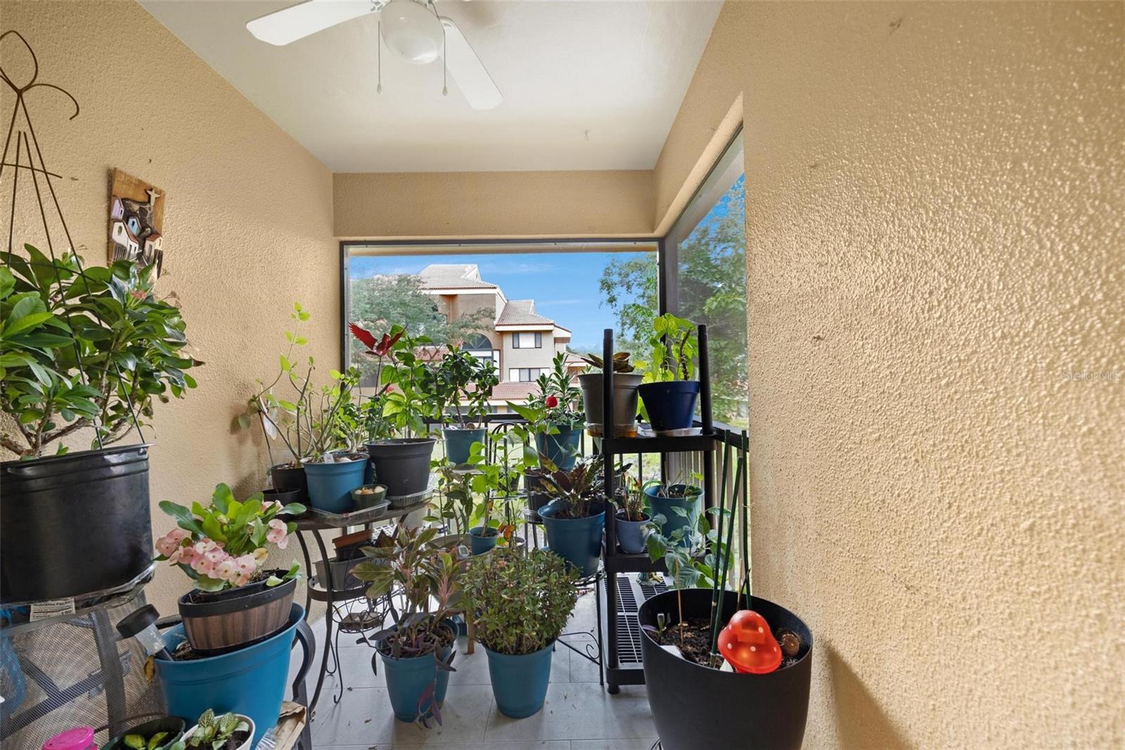 Image 31 of 39 For 15499 Miami Lakeway N 208