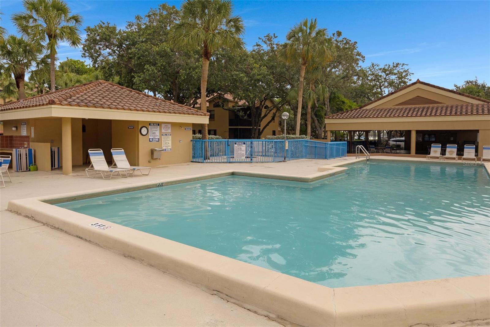 Image 37 of 39 For 15499 Miami Lakeway N 208