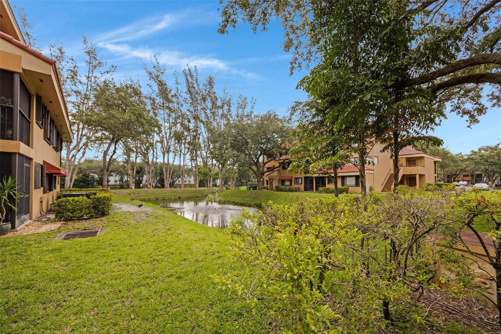 Image 4 of 39 For 15499 Miami Lakeway N 208