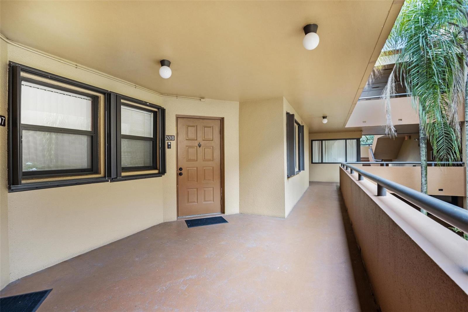 Image 6 of 39 For 15499 Miami Lakeway N 208