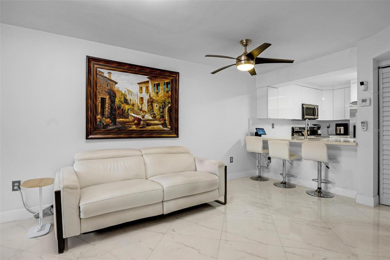 Image 9 of 39 For 15499 Miami Lakeway N 208