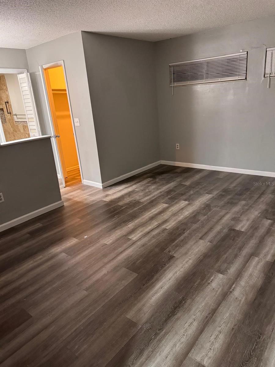 Image 6 of 10 For 4341 Aqua Vista Drive A