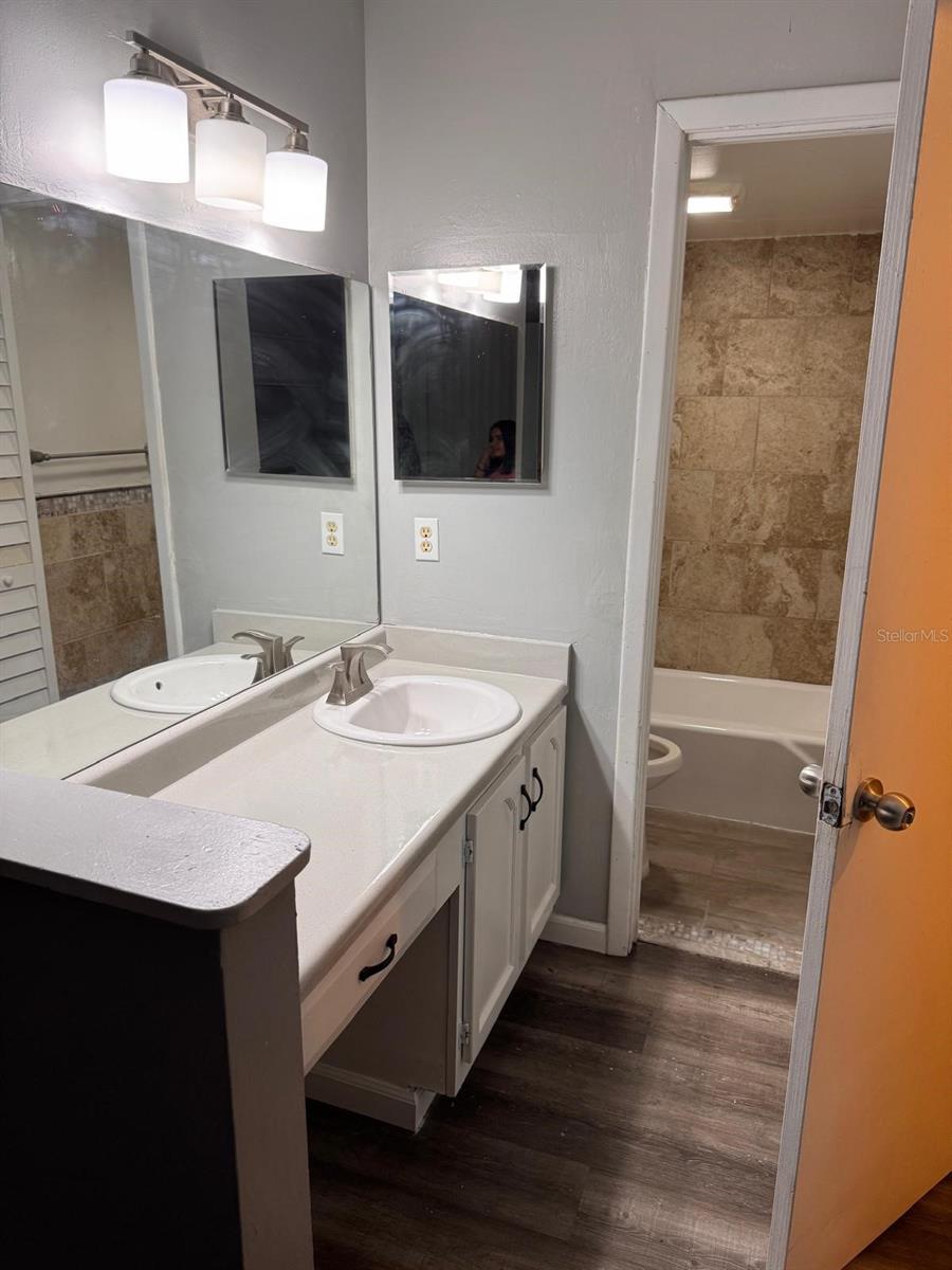 Image 7 of 10 For 4341 Aqua Vista Drive A