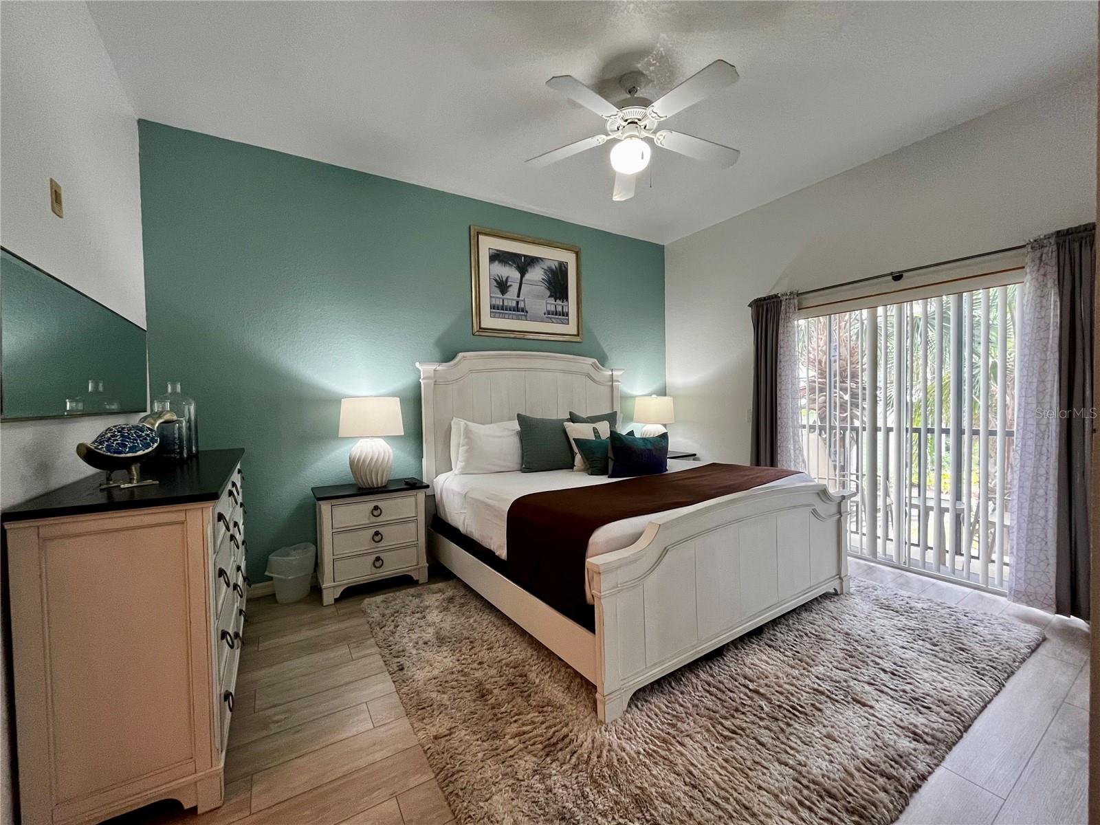 Image 9 of 51 For 1106 Gran Bahama Boulevard 1106