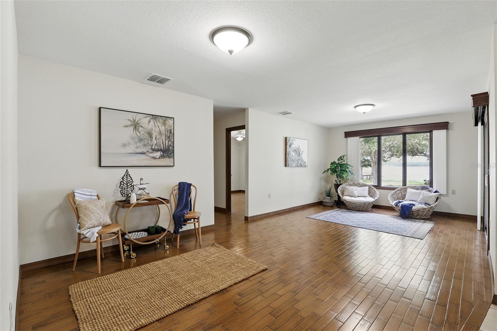 Image 22 of 48 For 1186 Laguna Circle