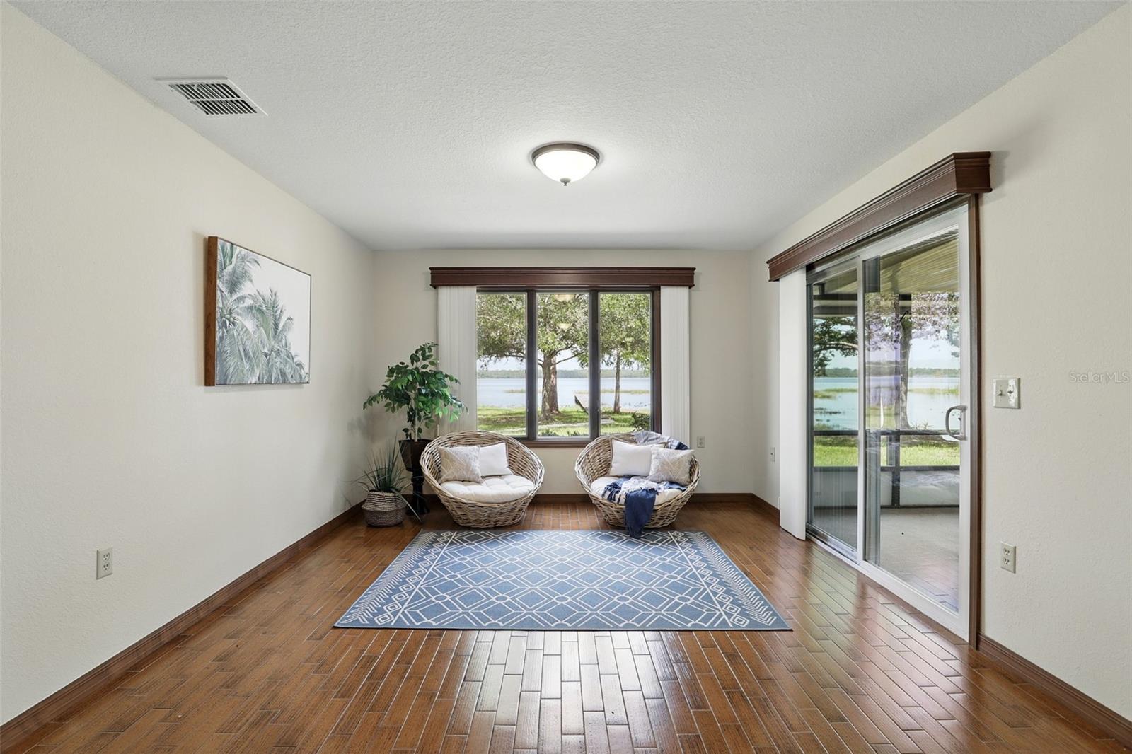 Image 24 of 48 For 1186 Laguna Circle