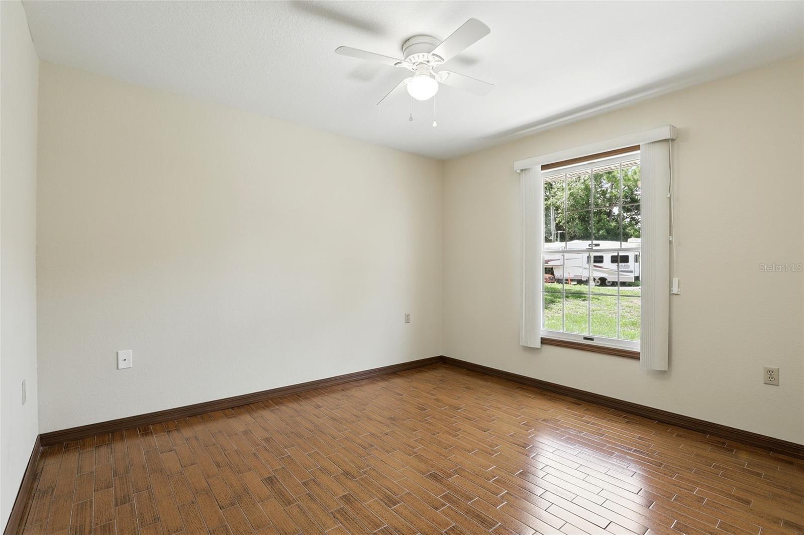 Image 37 of 48 For 1186 Laguna Circle