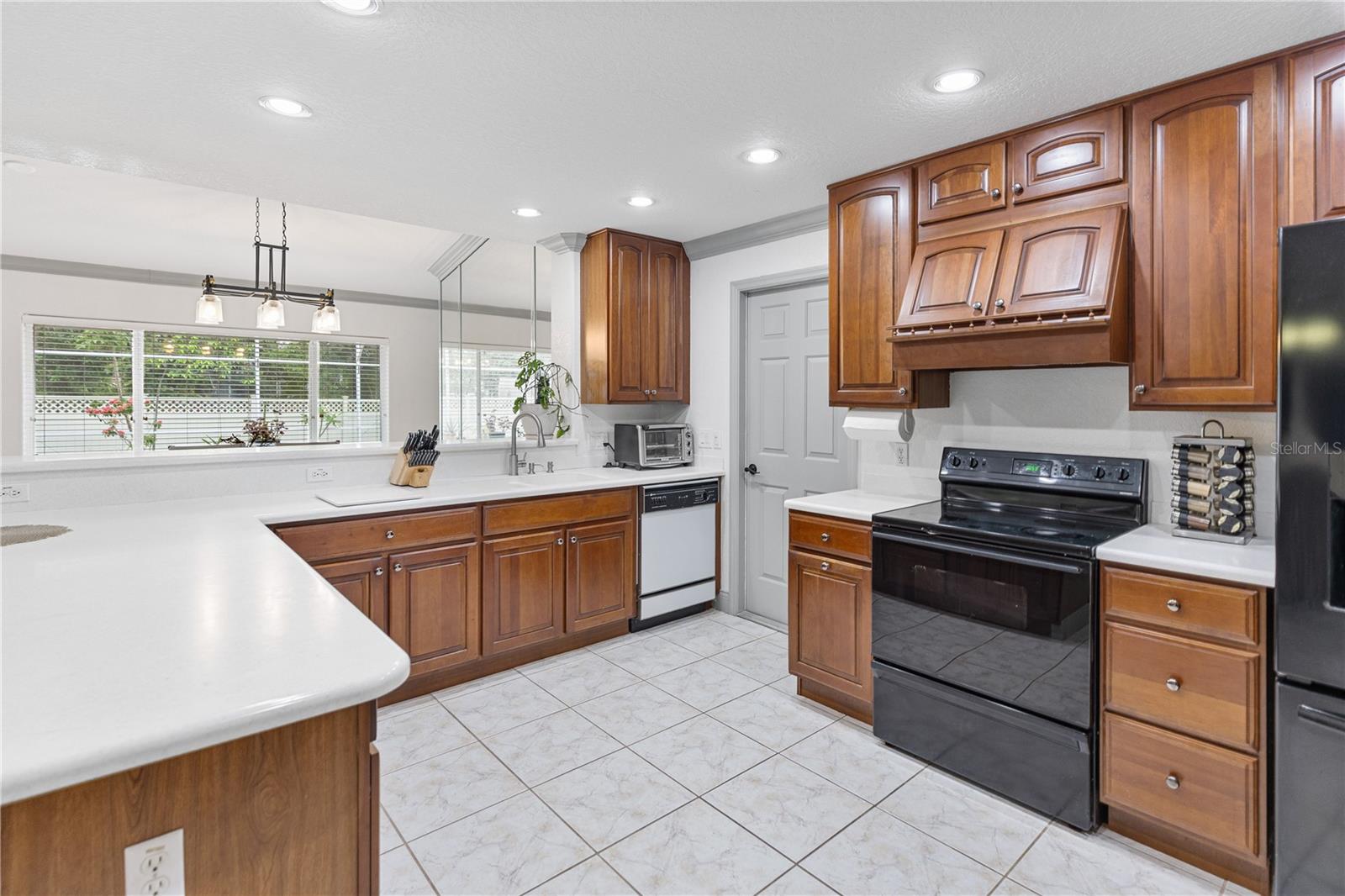 Image 10 of 76 For 4407 Lake Trudy Drive