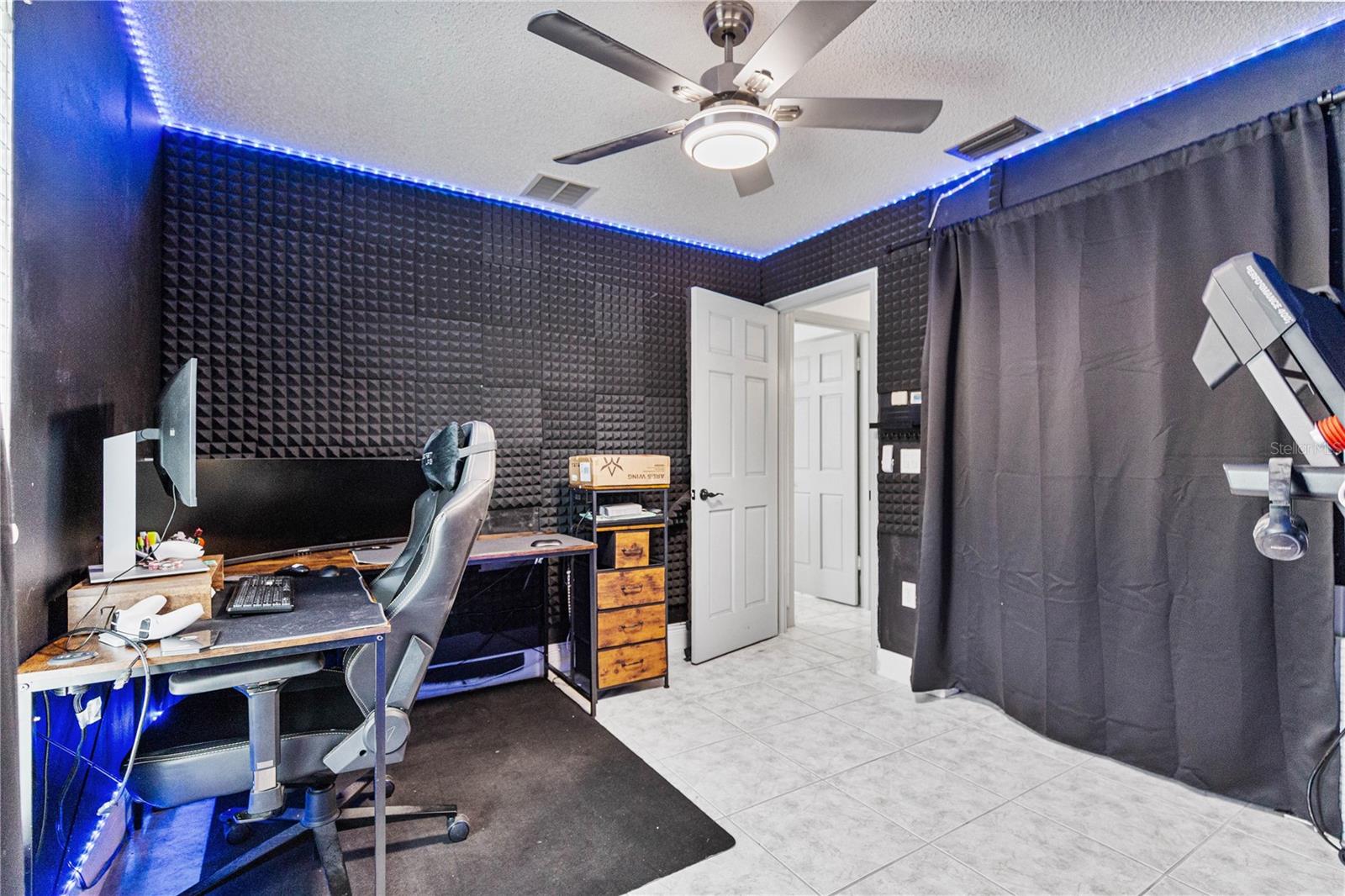 Image 36 of 76 For 4407 Lake Trudy Drive