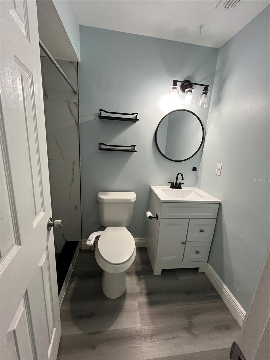 Image 11 of 20 For 113 Creekside Way