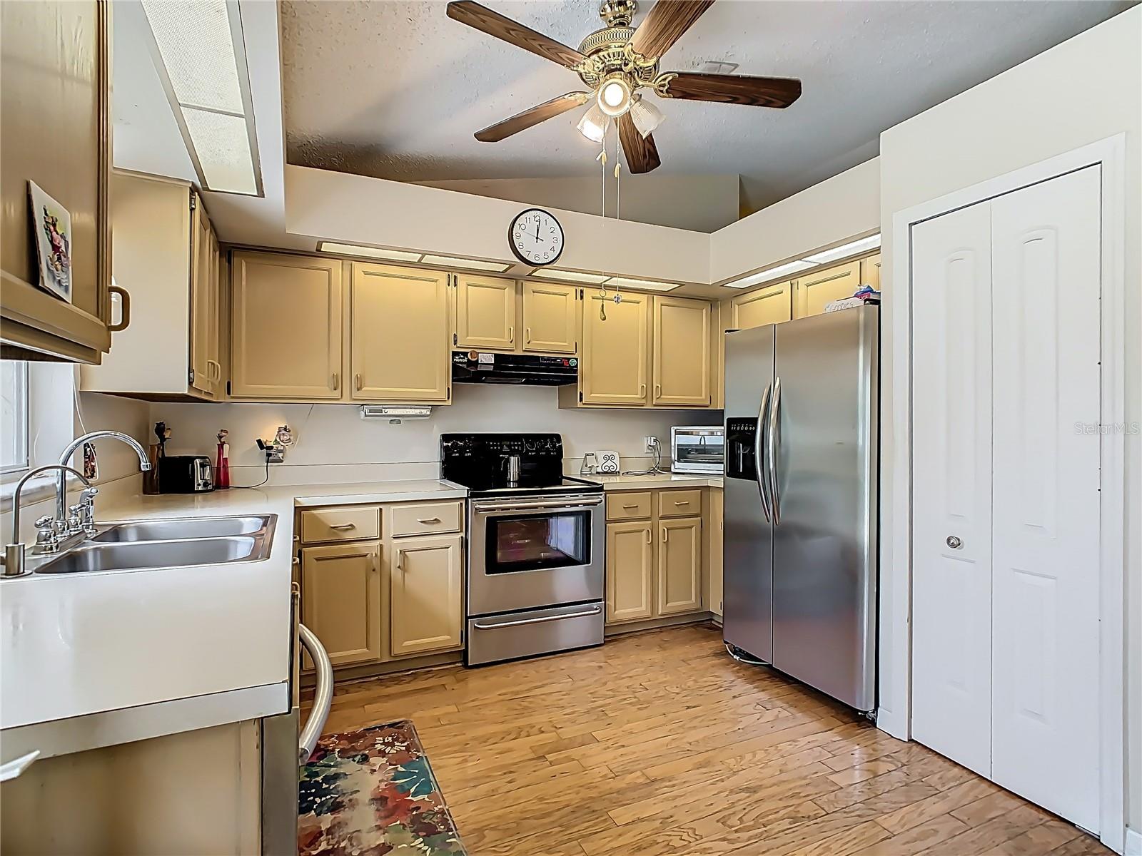 Image 14 of 23 For 2493 Pine Chase Circle