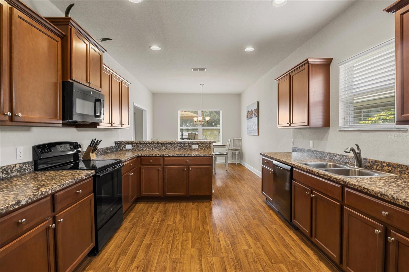 Image 16 of 46 For 3991 Island Lakes Drive