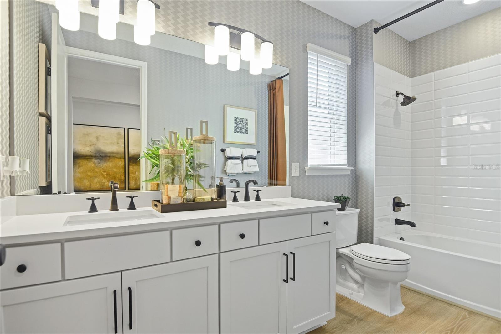 Image 16 of 25 For 224 Thornberry Way