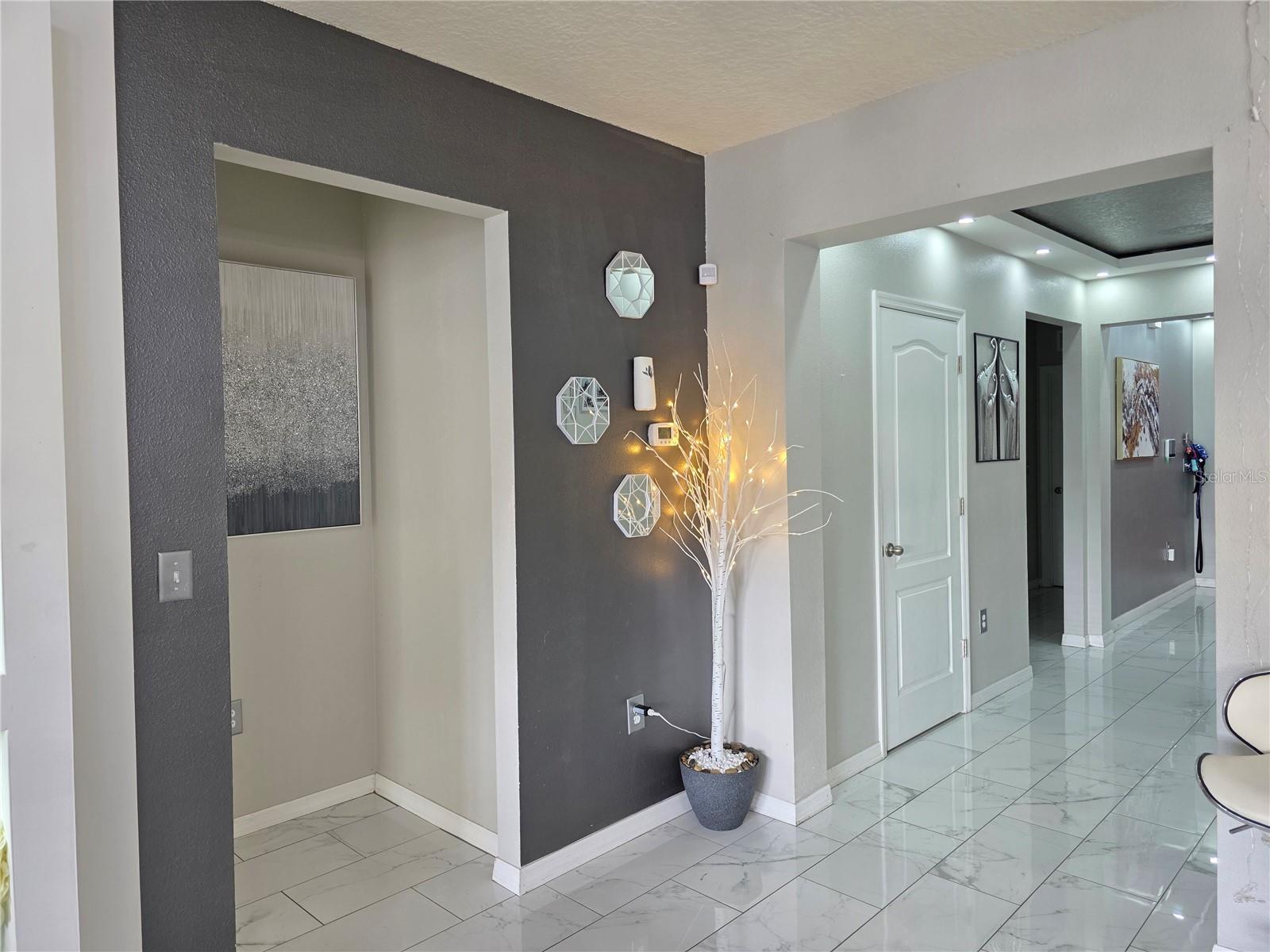 Image 11 of 64 For 585 Lucerne Boulevard
