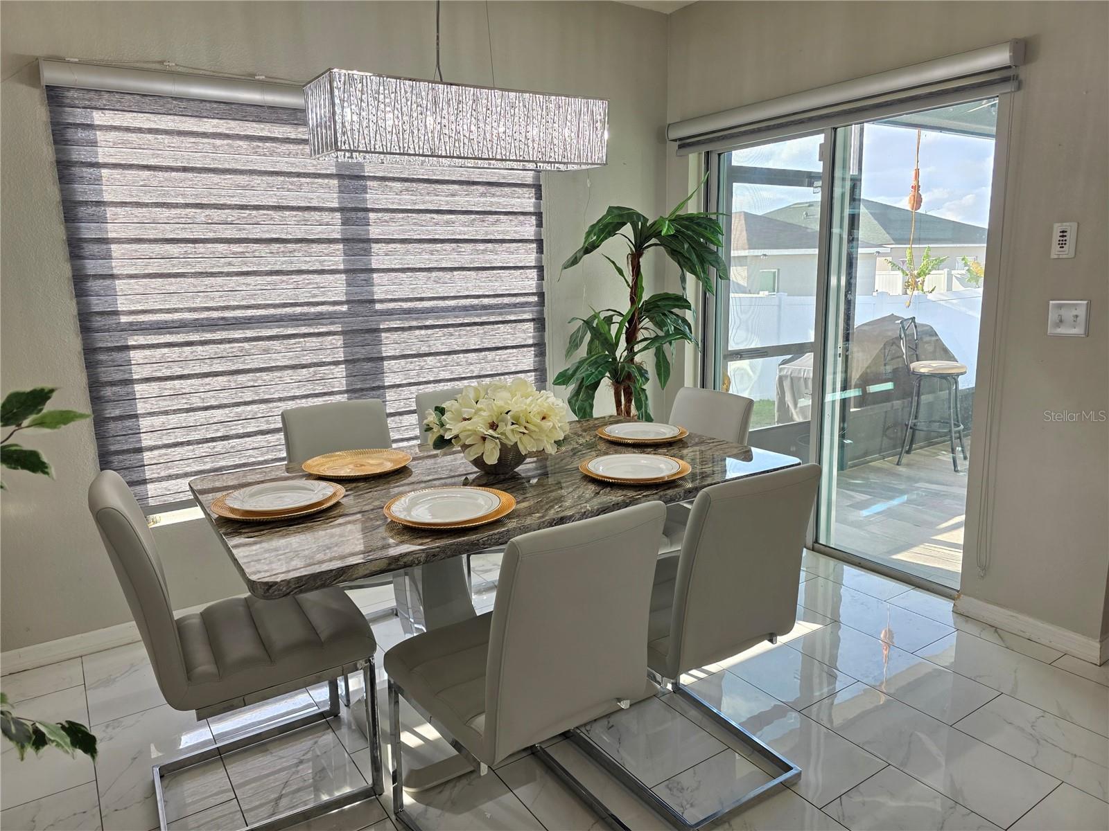 Image 16 of 64 For 585 Lucerne Boulevard