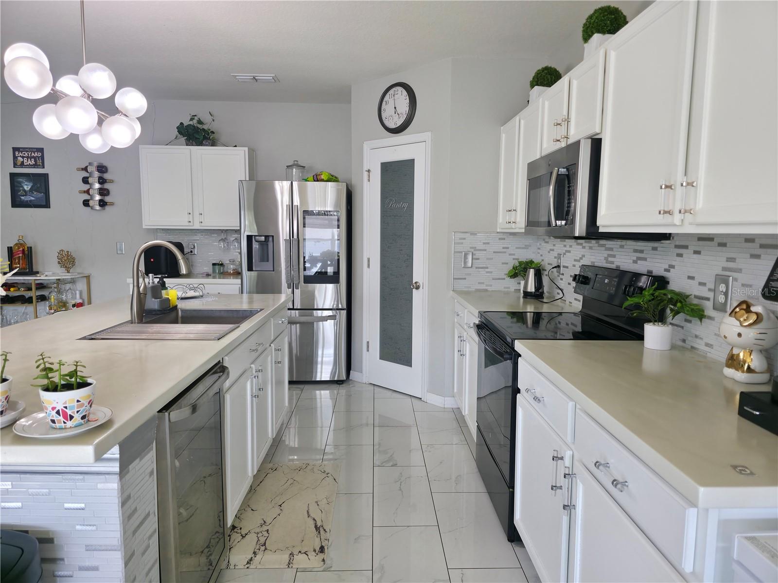 Image 39 of 64 For 585 Lucerne Boulevard