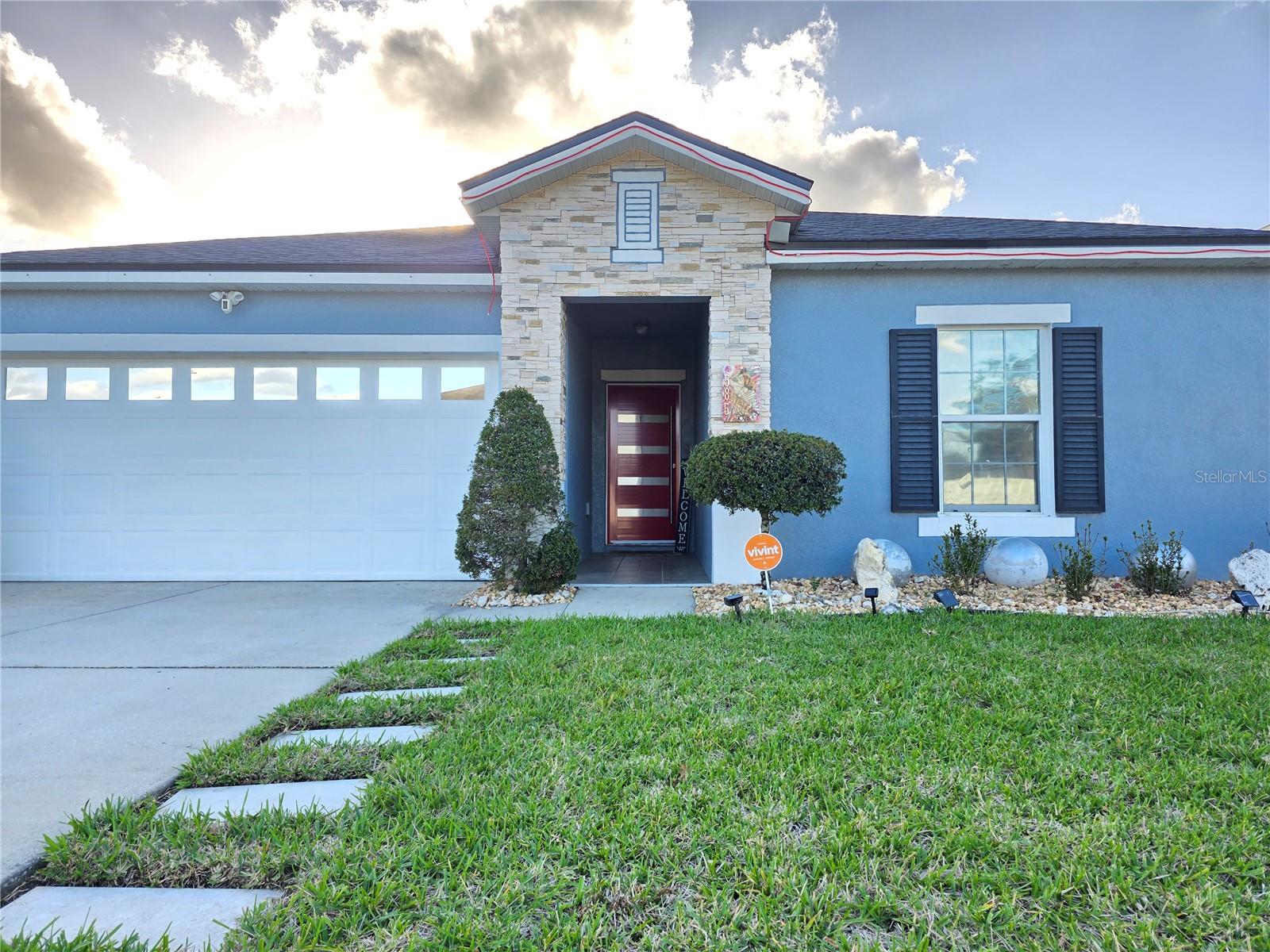 Image 4 of 64 For 585 Lucerne Boulevard