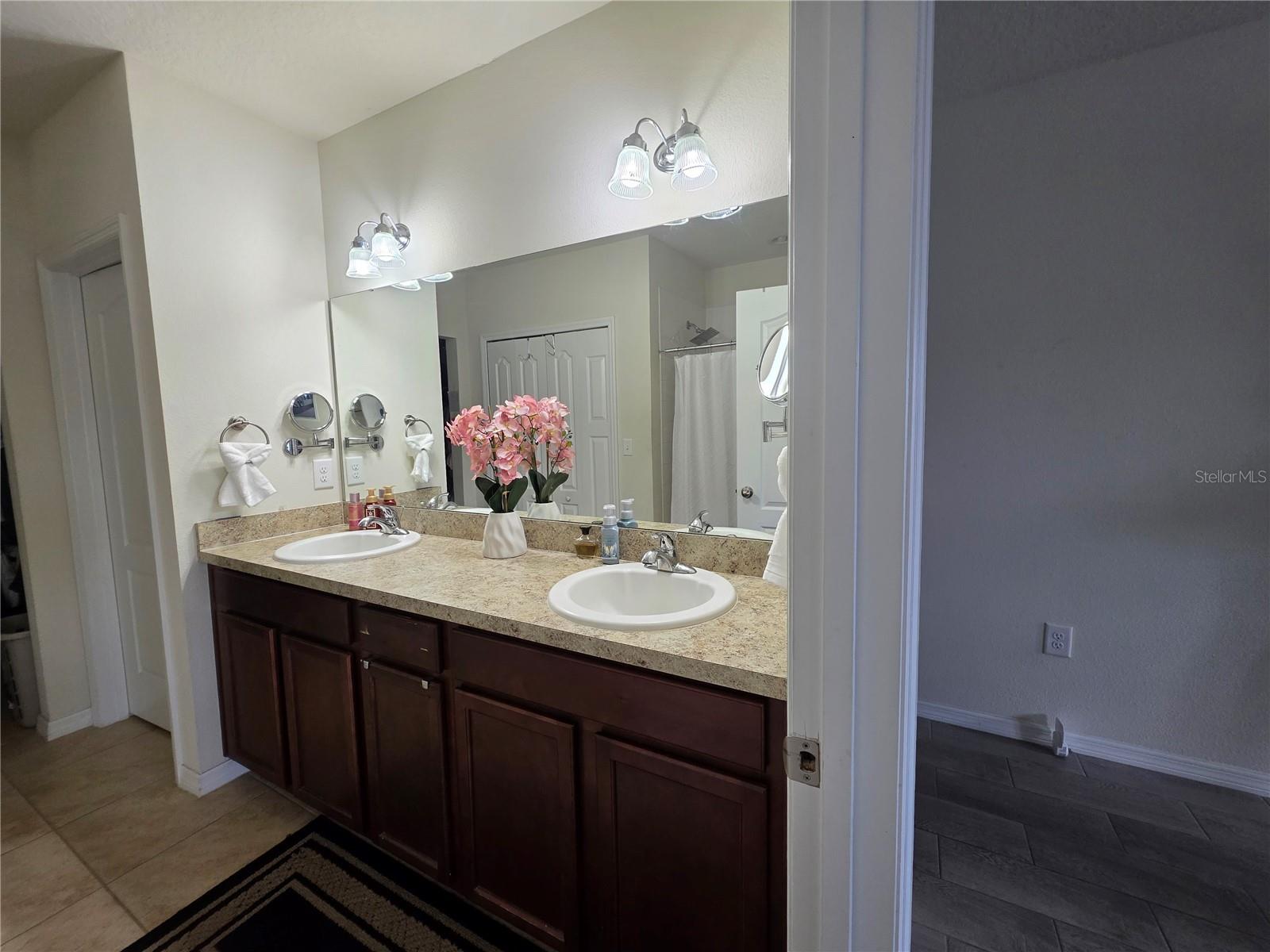 Image 61 of 64 For 585 Lucerne Boulevard