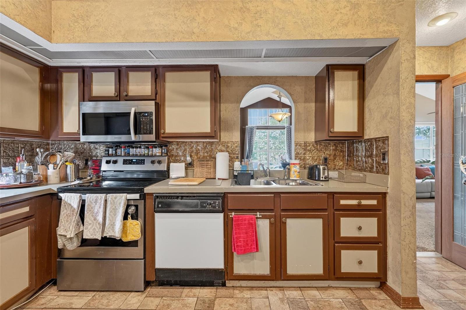 Image 20 of 41 For 2225 Maryday Court