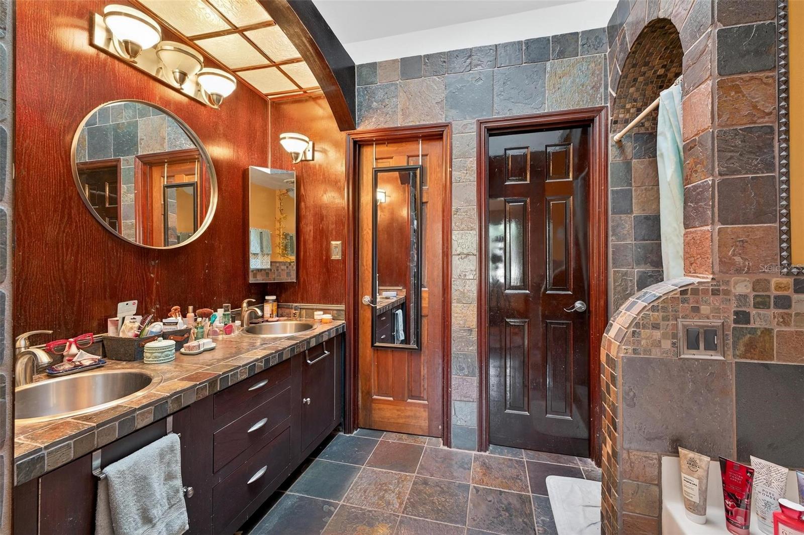 Image 30 of 41 For 2225 Maryday Court