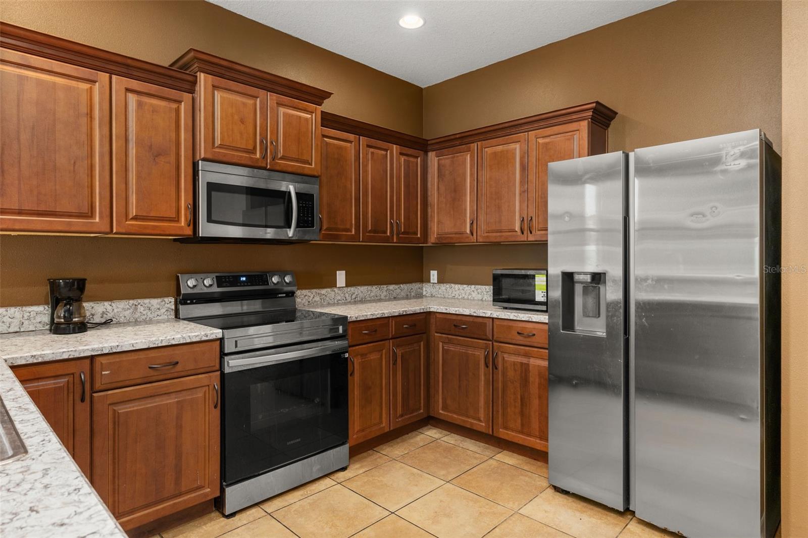 Image 13 of 42 For 326 Highland Meadows Avenue