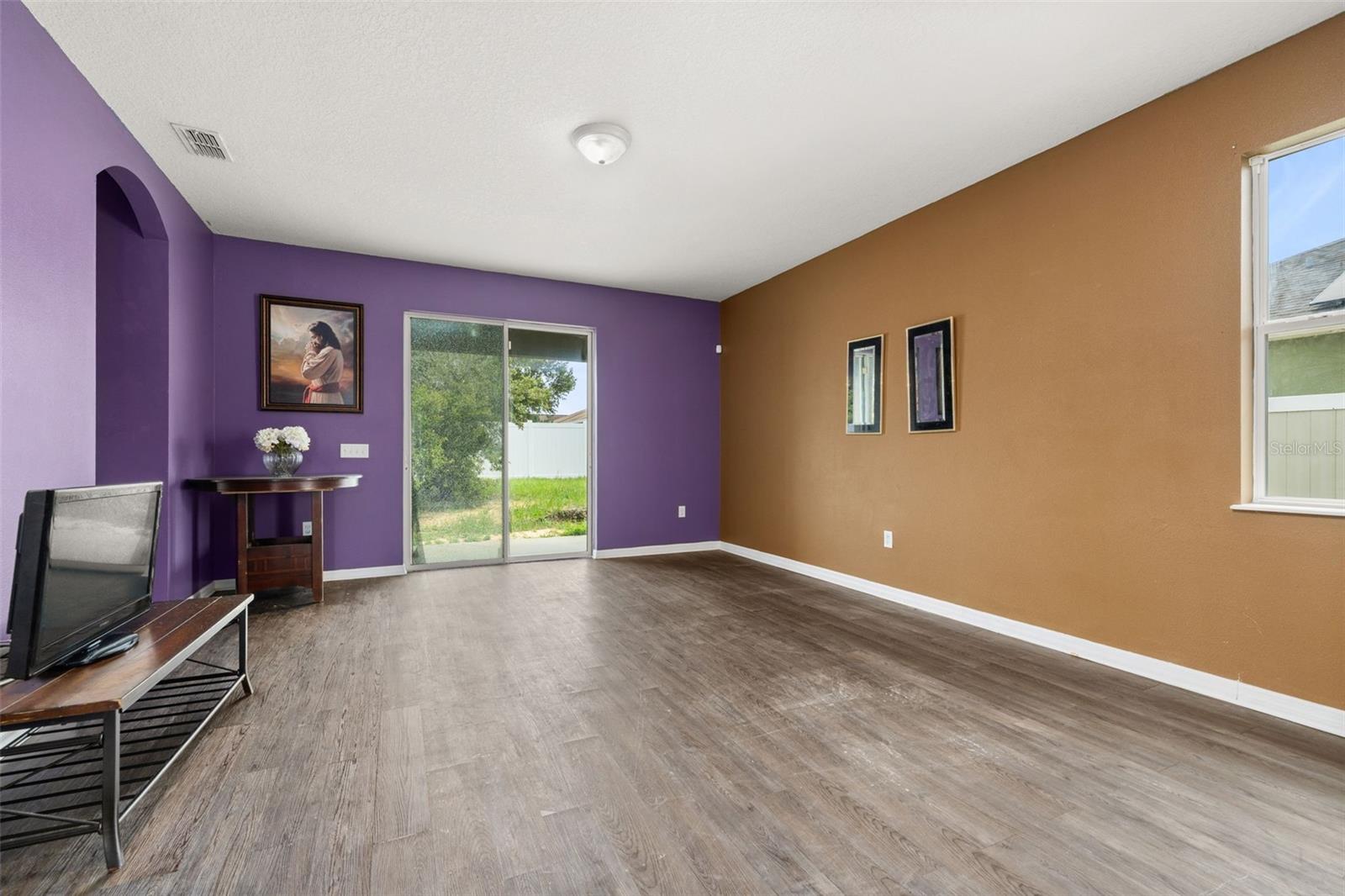 Image 15 of 42 For 326 Highland Meadows Avenue