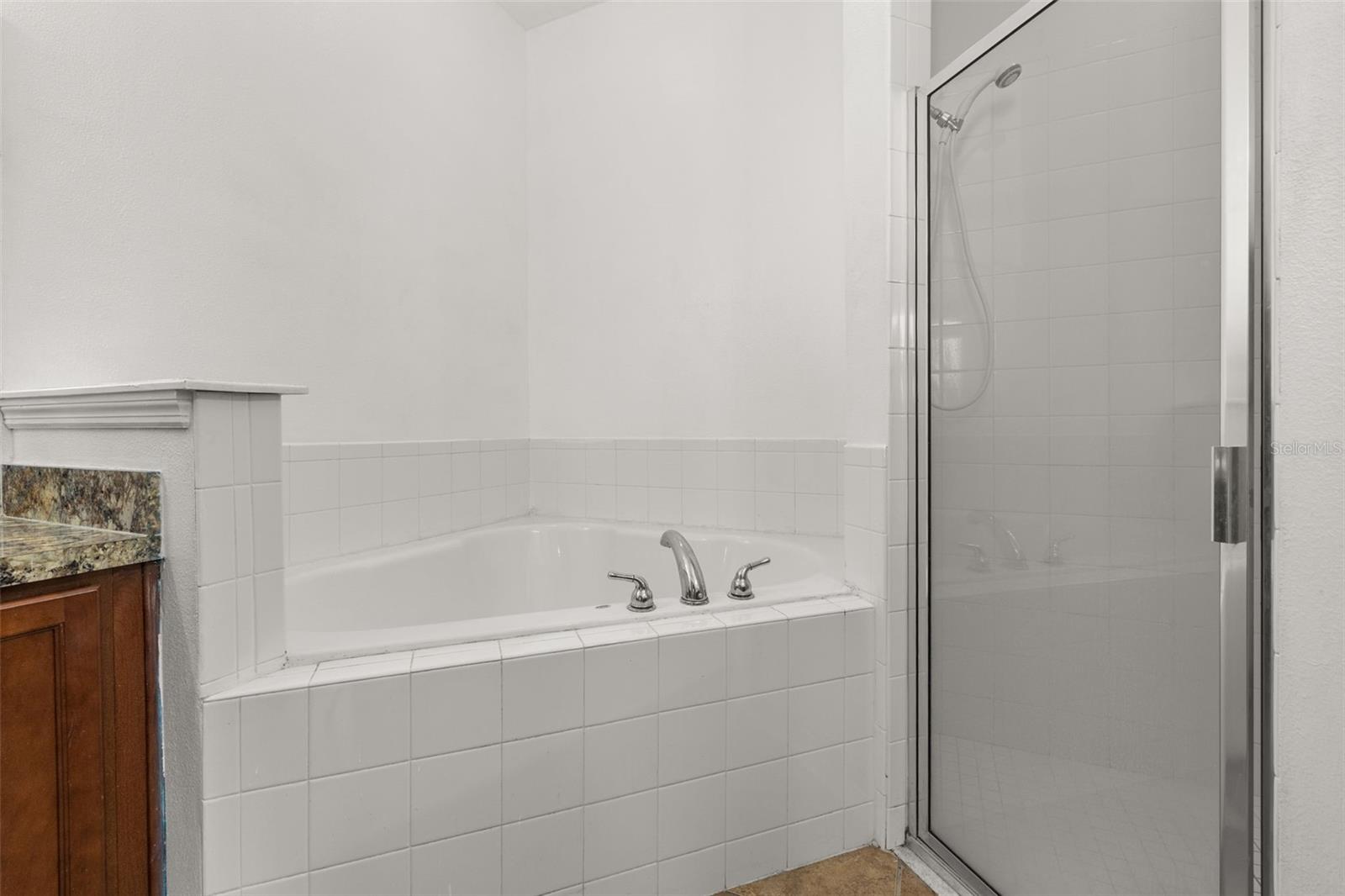 Image 20 of 42 For 326 Highland Meadows Avenue