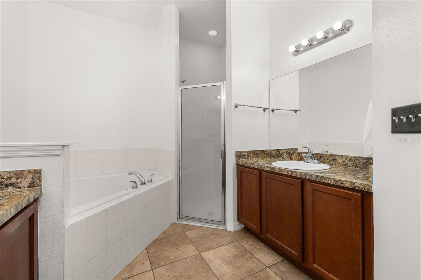 Image 21 of 42 For 326 Highland Meadows Avenue