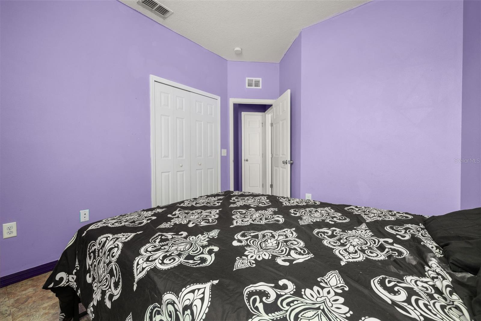 Image 33 of 42 For 326 Highland Meadows Avenue