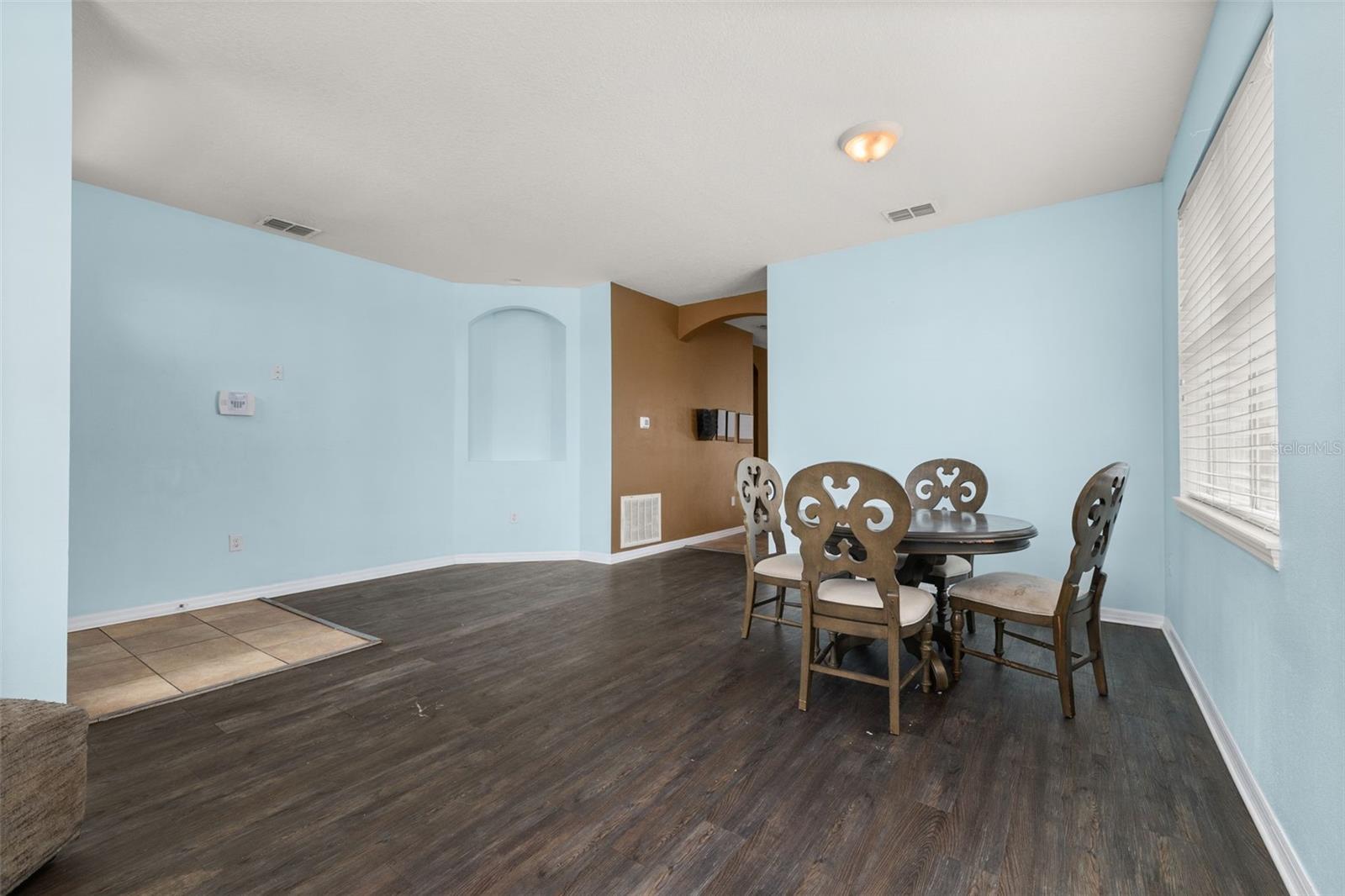 Image 8 of 42 For 326 Highland Meadows Avenue