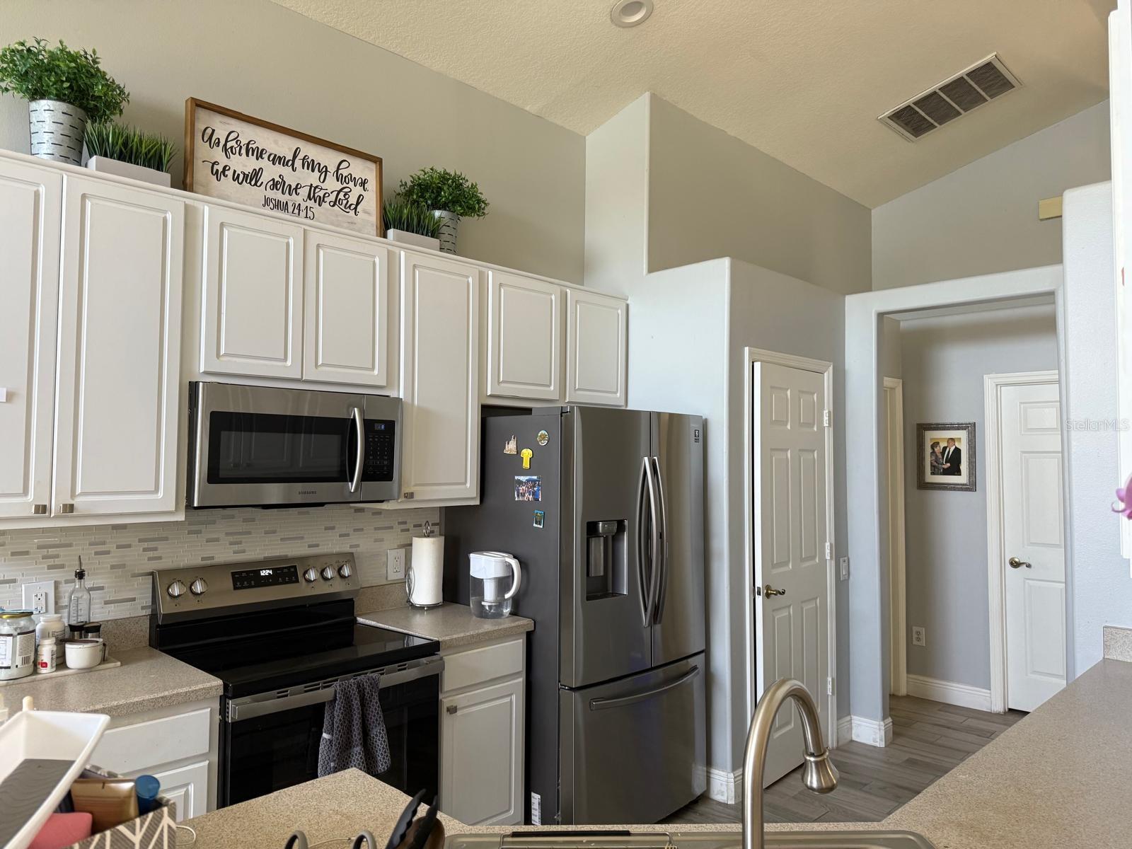 Image 6 of 11 For 3158 Stonehurst Circle