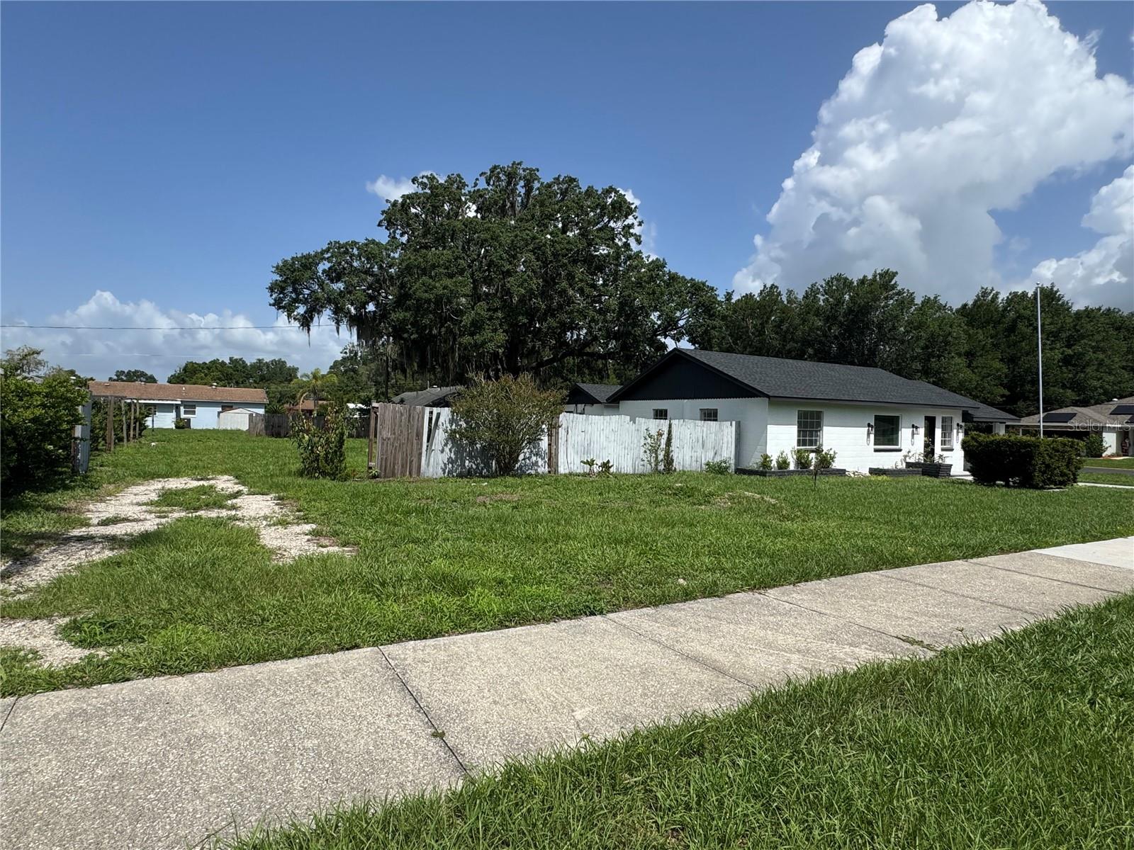 Image 5 of 24 For 793 Kentucky Avenue