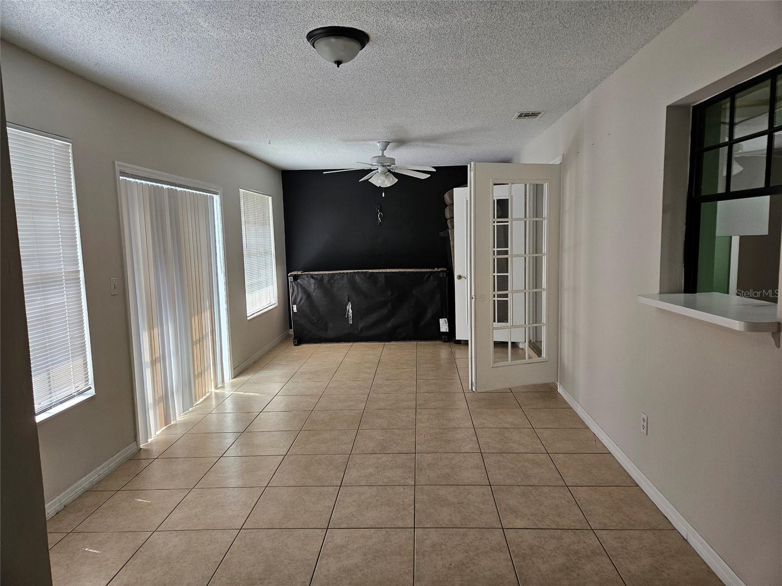 Image 8 of 27 For 2805 Rodeo Dr