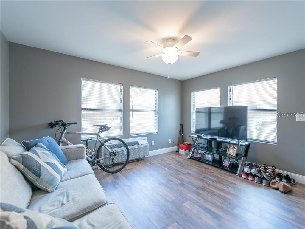 Image 3 of 10 For 405 Eron Way 39