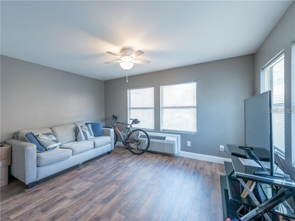 Image 4 of 10 For 405 Eron Way 39