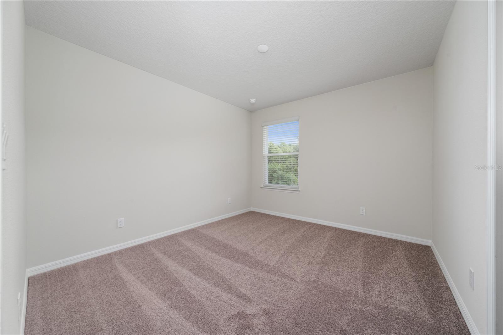 Image 15 of 30 For 2273 Mossy Vine Avenue