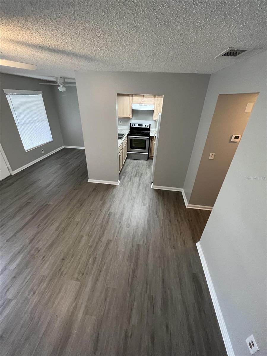 Image 3 of 7 For 1802 Barton Drive 4