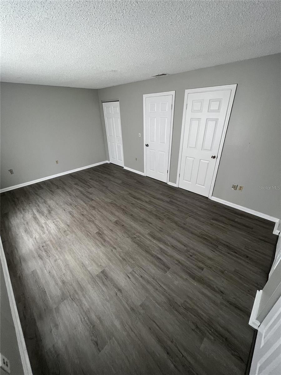 Image 6 of 7 For 1802 Barton Drive 4